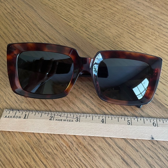Celine Sunglasses with soft case - Picture 2 of 16